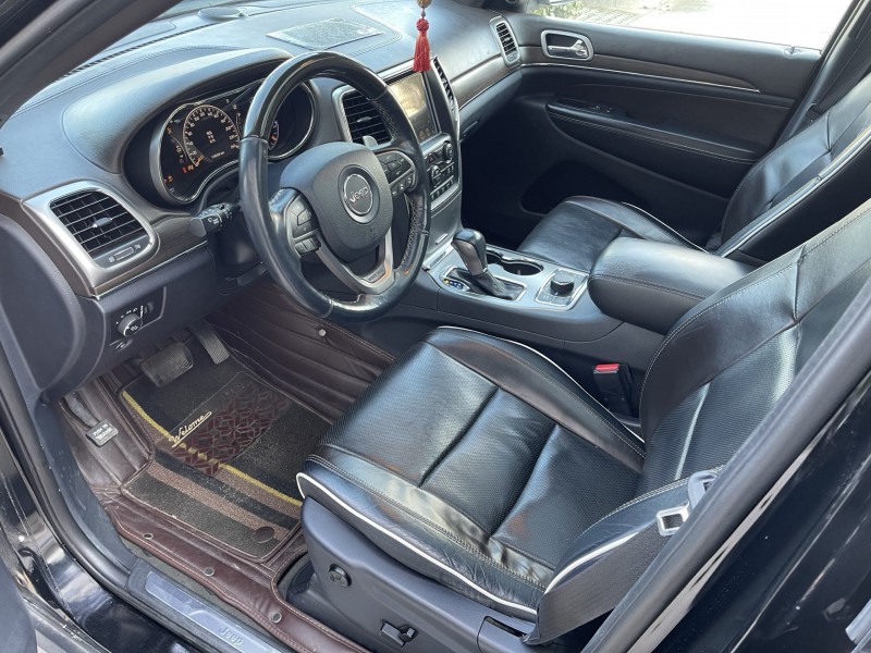 济宁18年Jeep大切诺基5