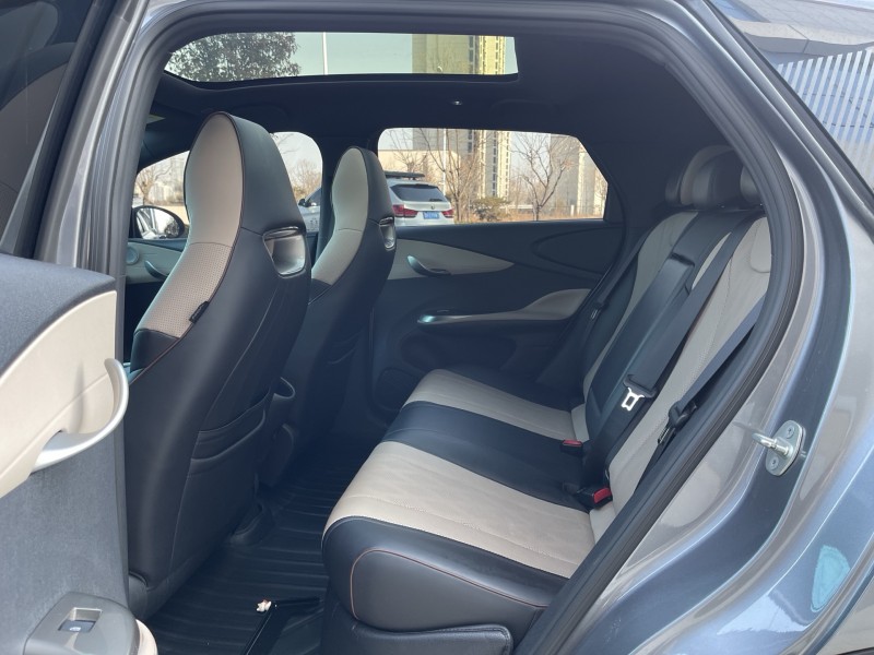 济宁23年比亚迪海豚6