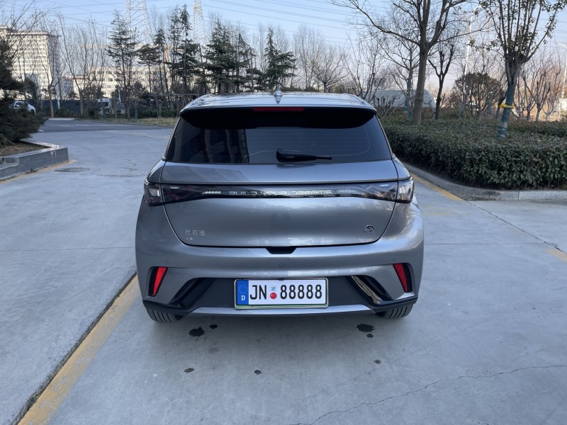 济宁23年比亚迪海豚9
