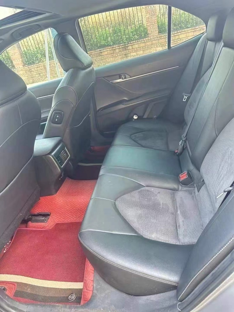 广州23年丰田凯美瑞8