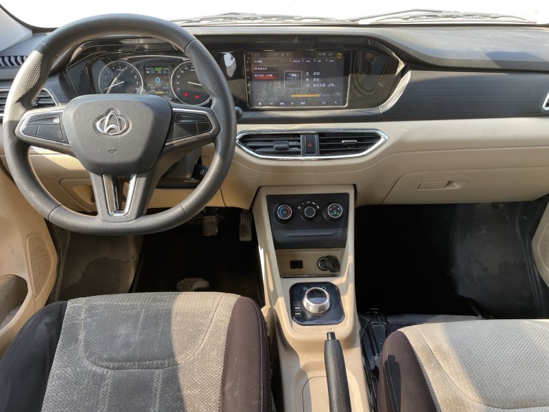 中山24年长安汽车跨越8