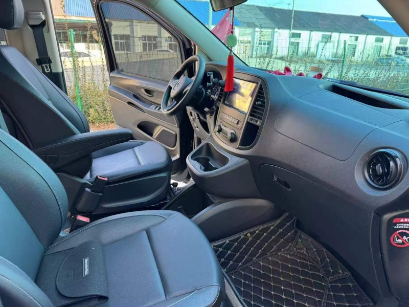 徐州24年奔驰威霆3