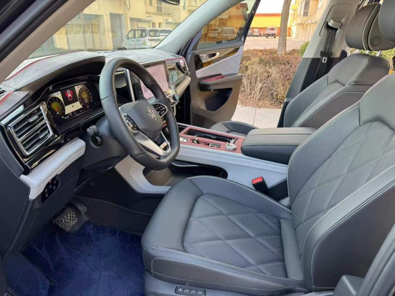 徐州25年大众途昂5