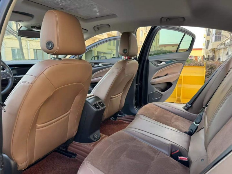 徐州21年别克君威6