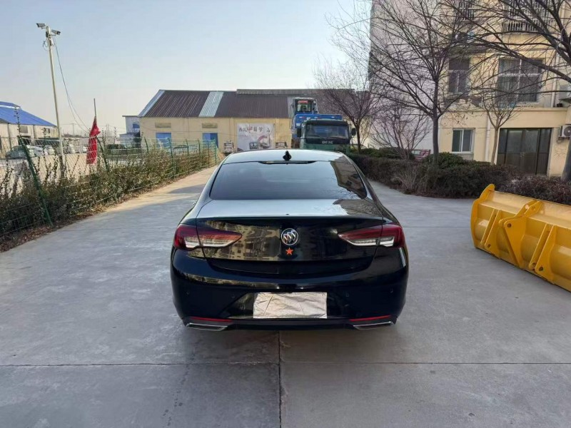 徐州21年别克君威9