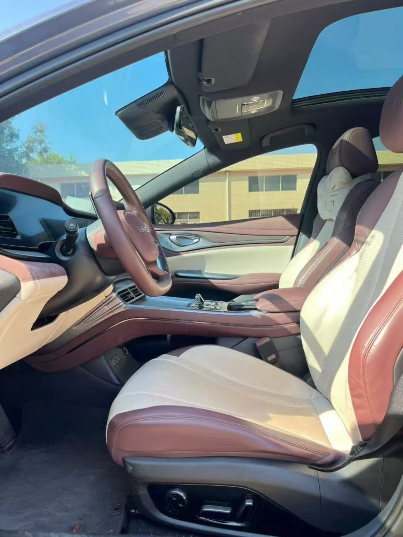 中山24年比亚迪海豹8