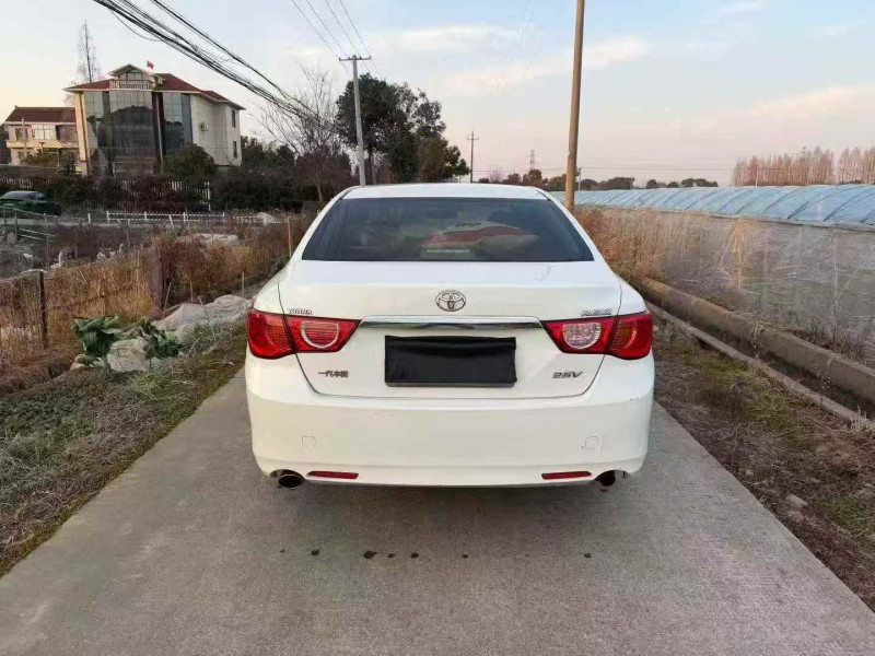 温州13年丰田锐志8