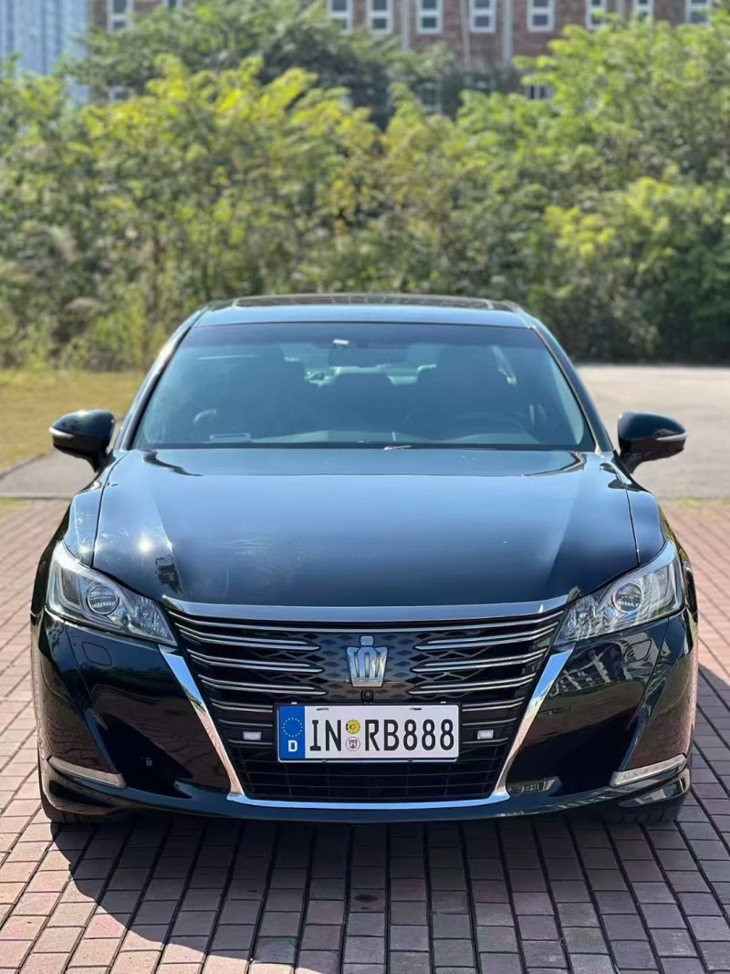 南宁18年丰田皇冠1