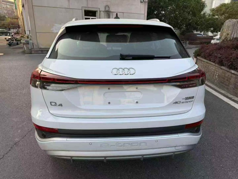 温州25年奥迪Q48