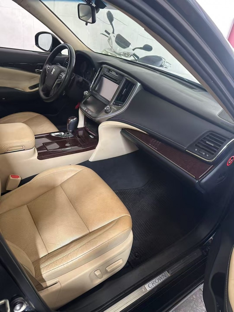 中山18年丰田皇冠3