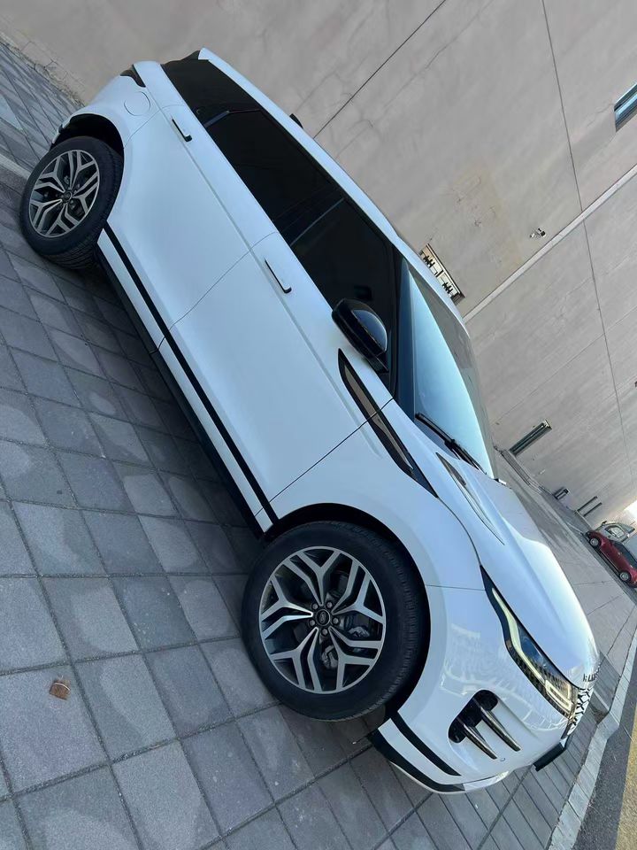 营口25年路虎极光2