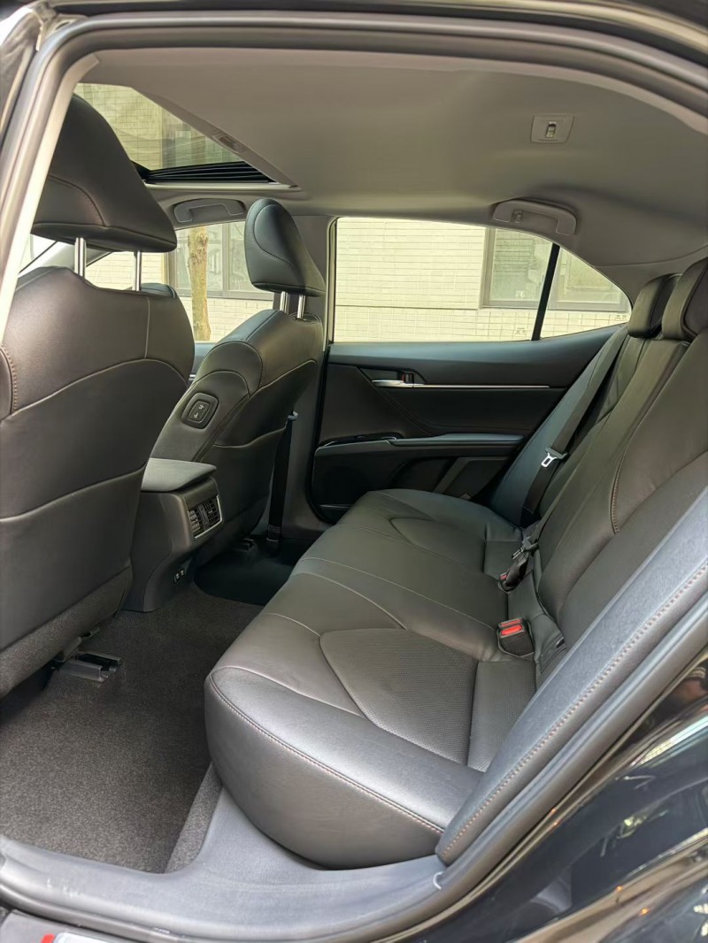 佛山22年丰田凯美瑞5