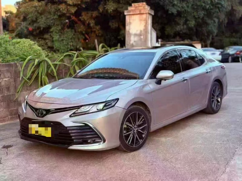 东莞22年丰田凯美瑞2