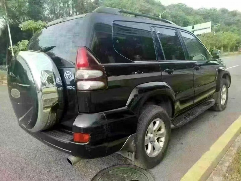 广州05年丰田普拉多8