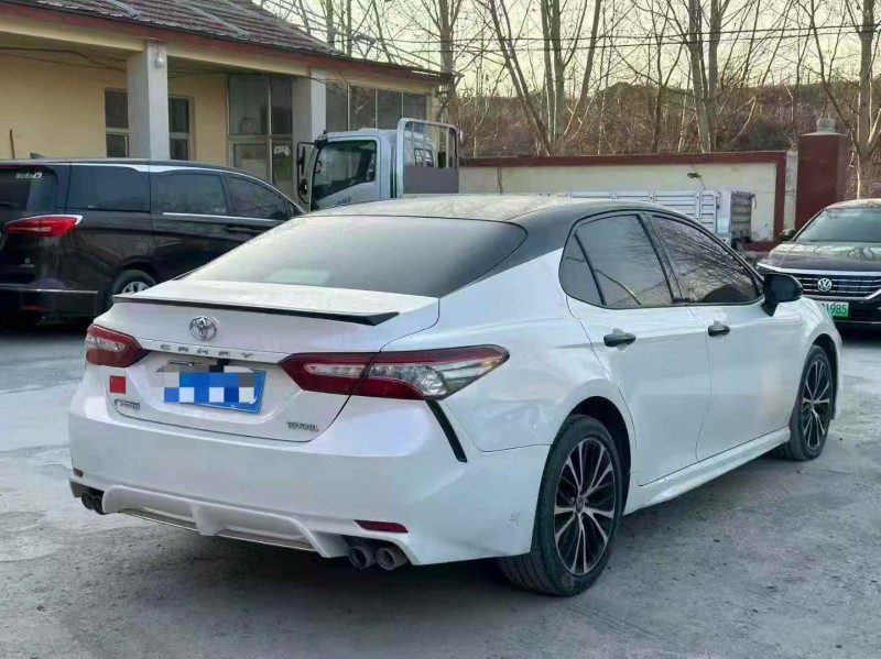 淄博18年丰田凯美瑞8