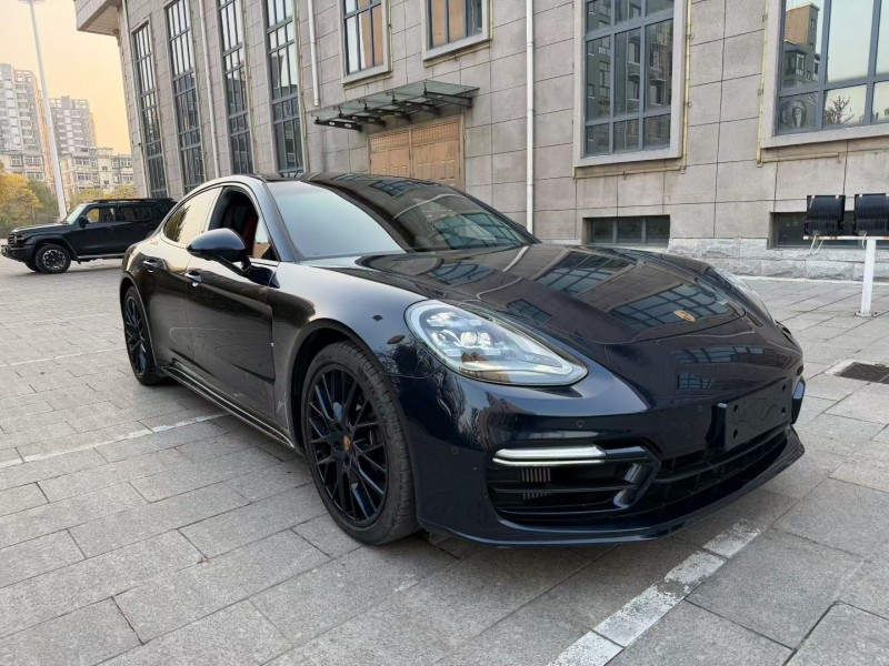 唐山23年保时捷帕拉梅拉2