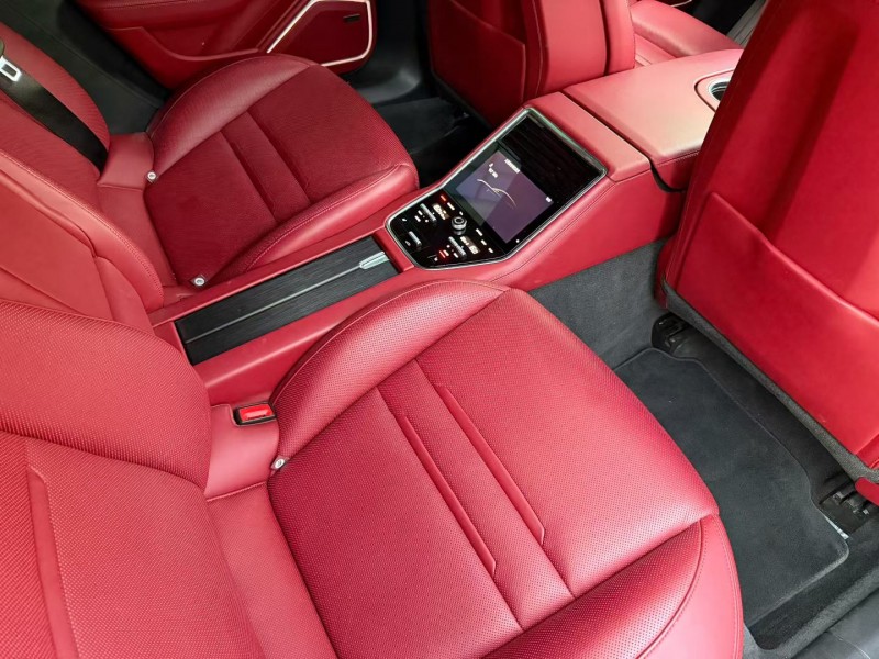 唐山23年保时捷帕拉梅拉6