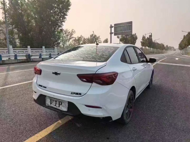 郑州20年雪佛兰科沃兹8