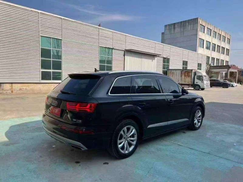 青岛19年奥迪Q78