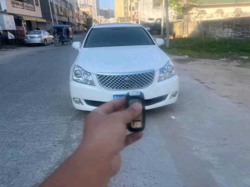 广州11年丰田皇冠1