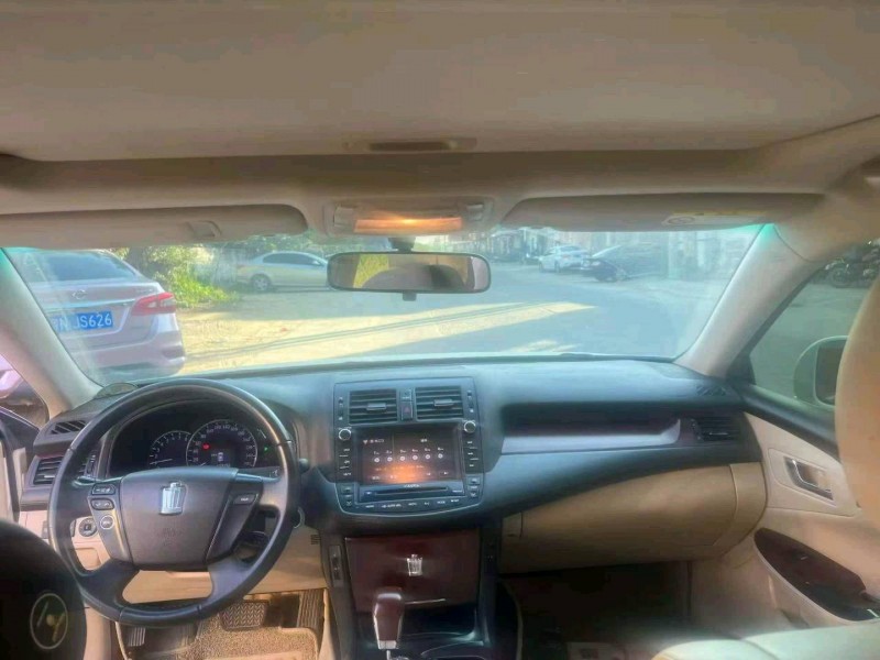 广州11年丰田皇冠6