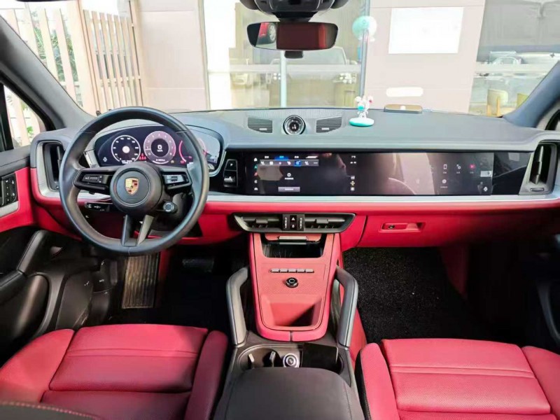 徐州24年保时捷卡宴4