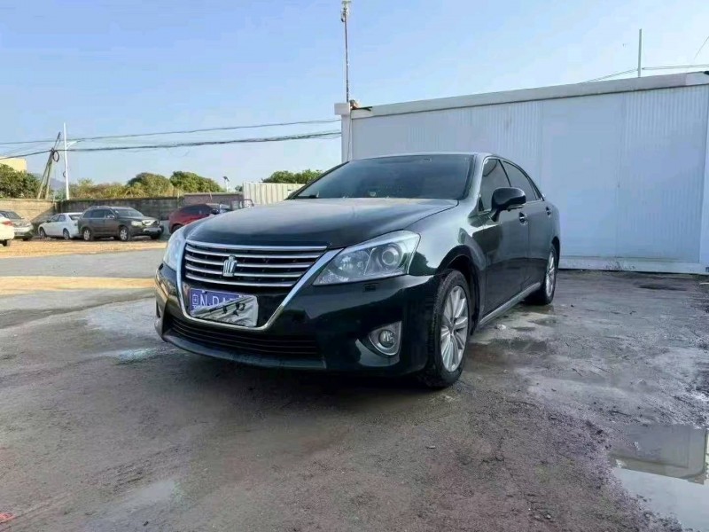 广州13年丰田皇冠2