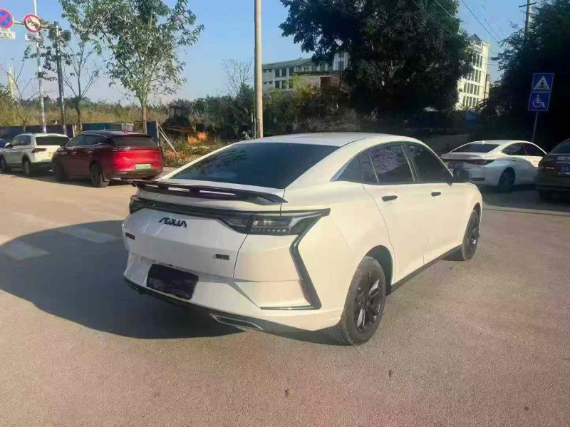 南宁24年东风奕炫8