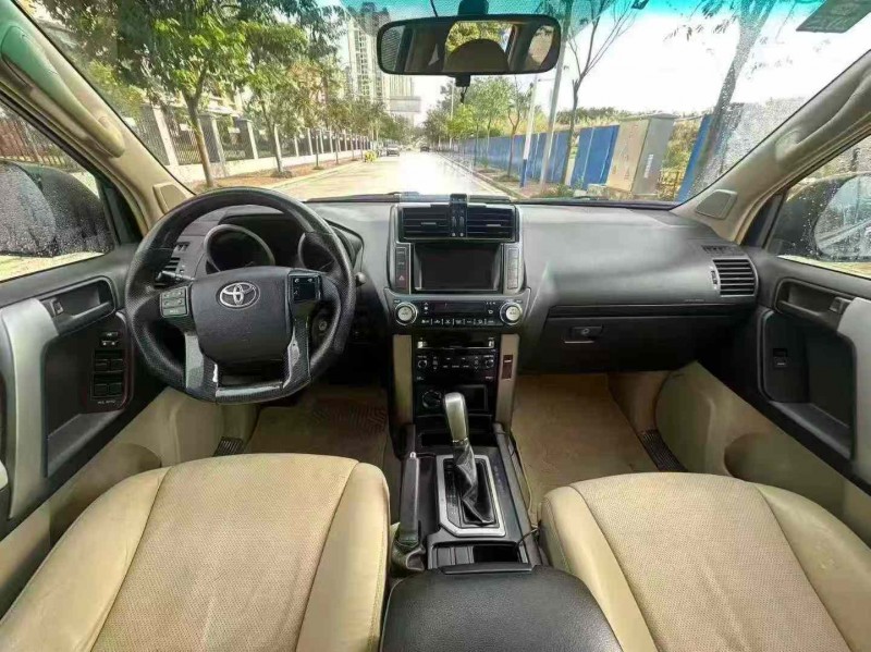 南宁11年丰田普拉多5