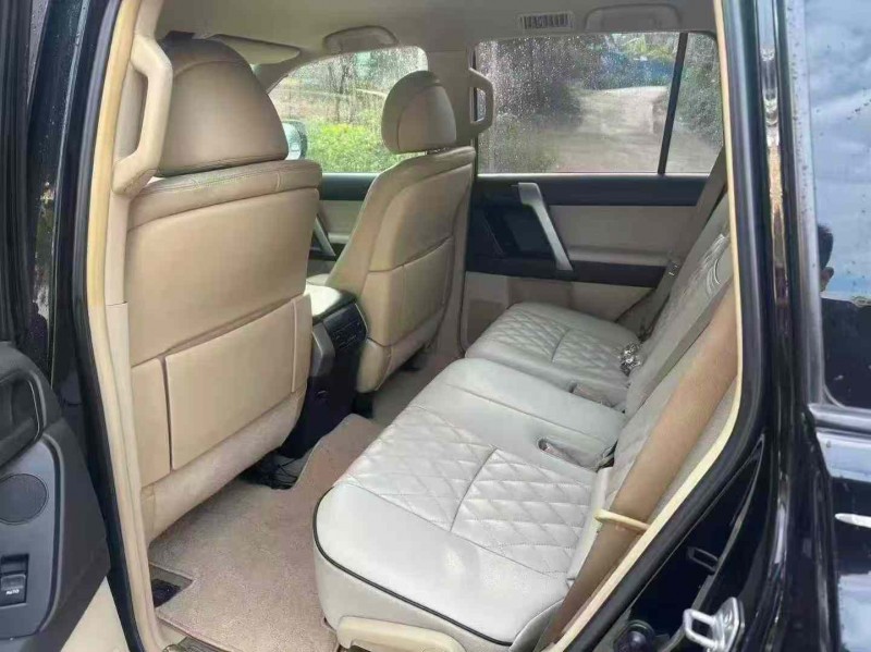 南宁11年丰田普拉多6