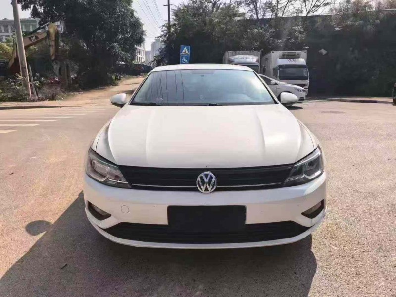 南宁18年大众凌渡1