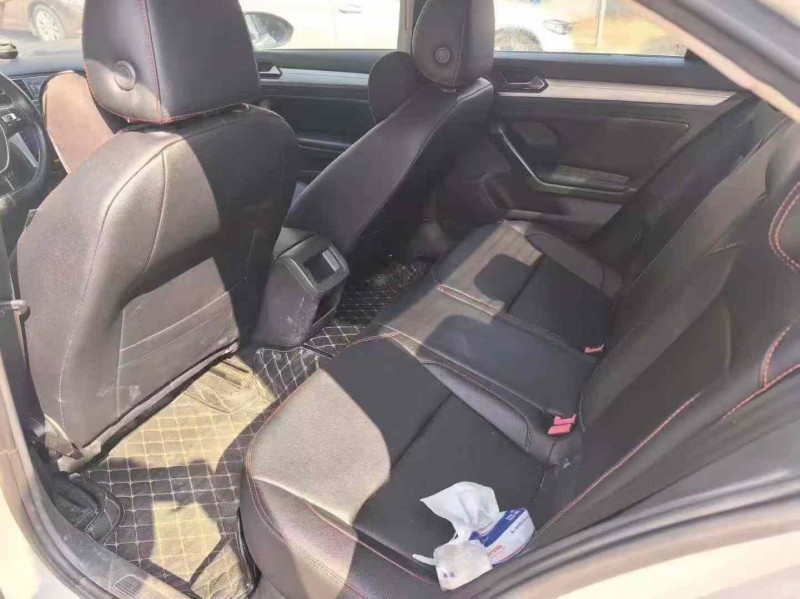 南宁18年大众凌渡6