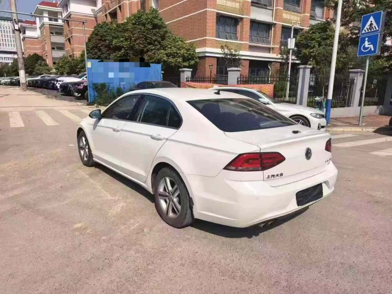 南宁18年大众凌渡8