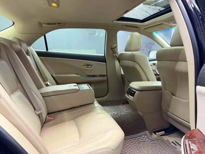 淄博13年丰田皇冠6