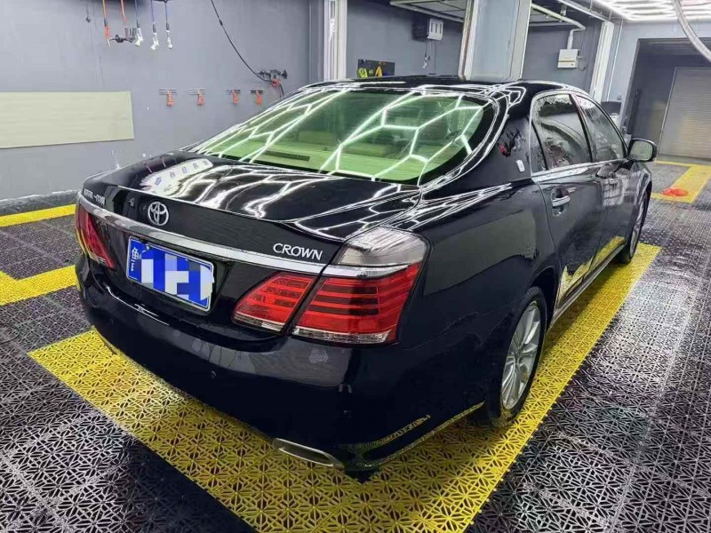 淄博13年丰田皇冠9