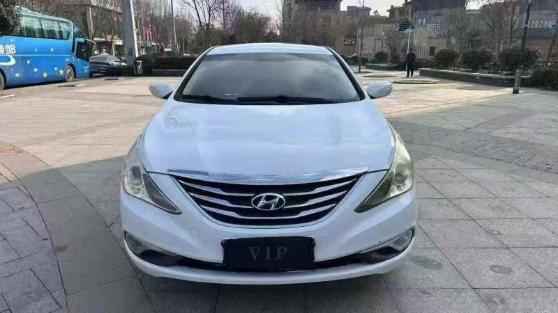 东营13年现代索纳塔1