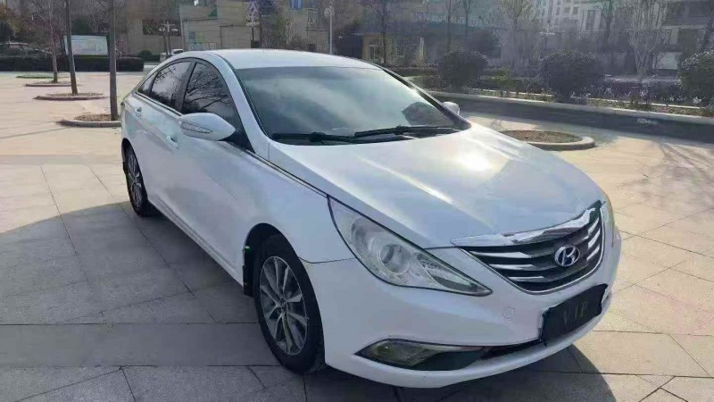 东营13年现代索纳塔3