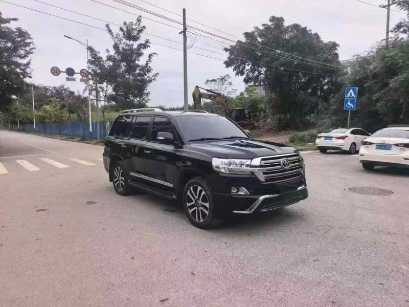 南宁19年丰田兰德酷路泽2