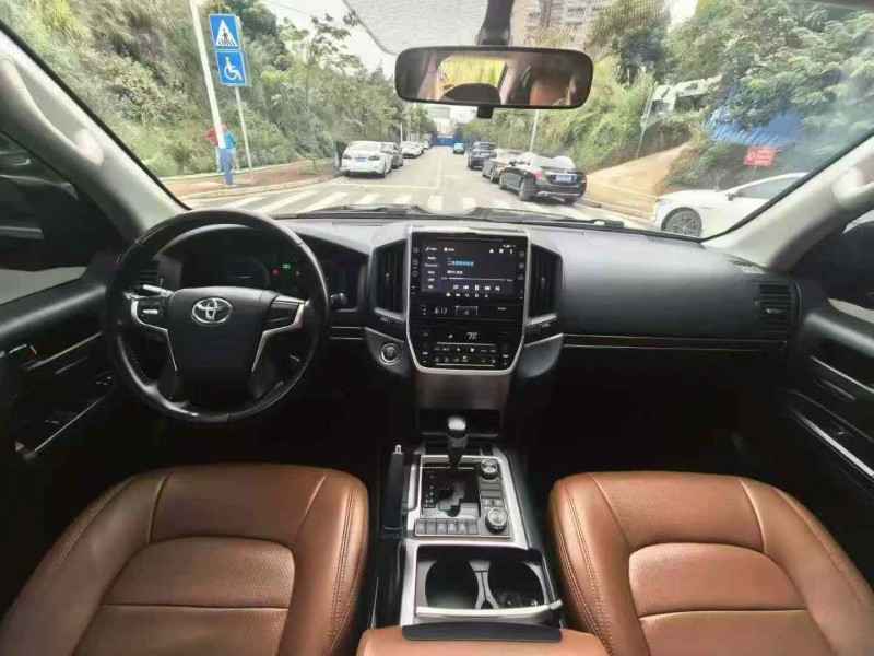 南宁19年丰田兰德酷路泽4