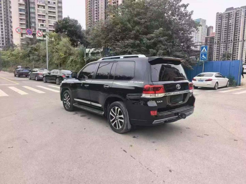 南宁19年丰田兰德酷路泽6