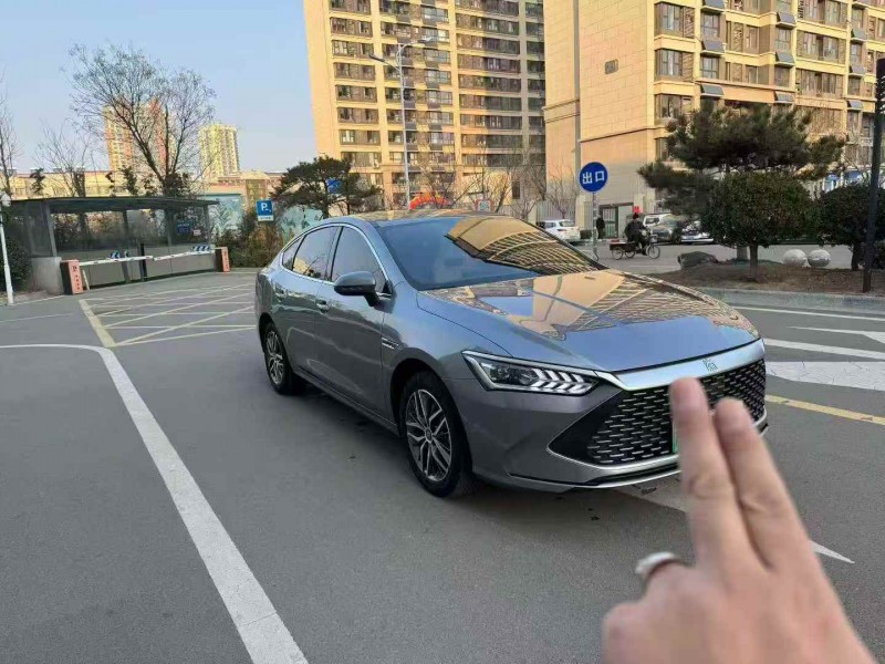 济宁23年比亚迪秦3