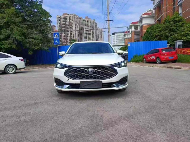 南宁22年福特福睿斯1