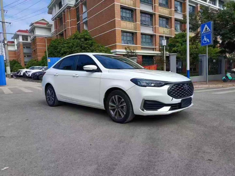 南宁22年福特福睿斯3