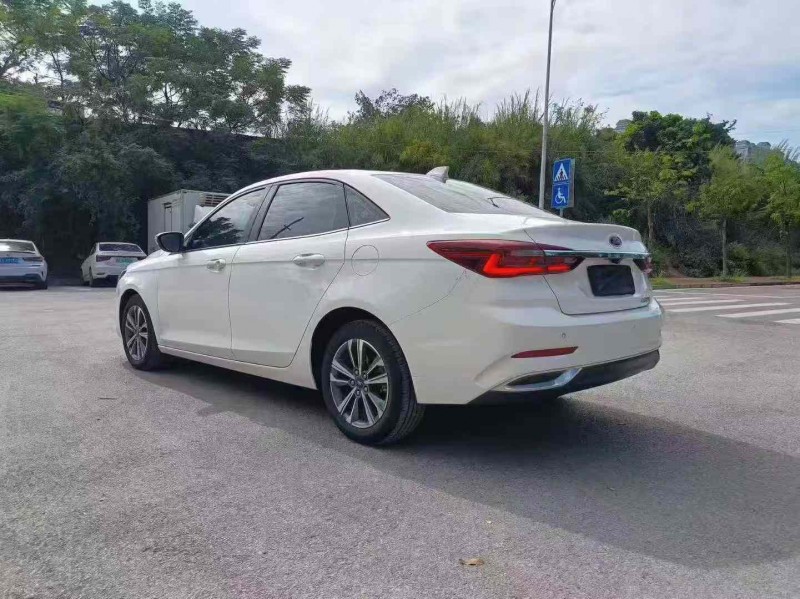 南宁22年福特福睿斯7