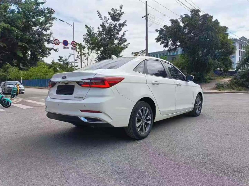 南宁22年福特福睿斯8