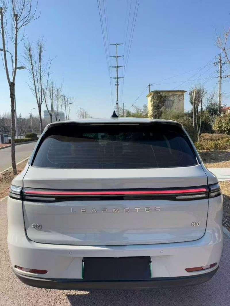 枣庄24年零跑汽车C109