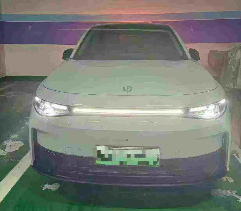 枣庄25年零跑汽车C101