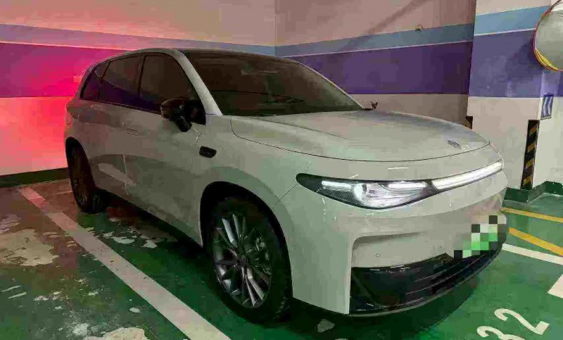 枣庄25年零跑汽车C102