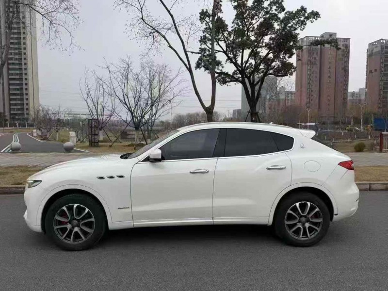 荆门20年玛莎拉蒂Levante7