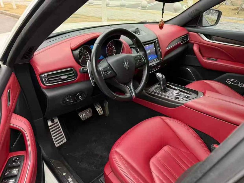 荆门20年玛莎拉蒂Levante8